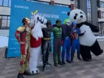 Супермен, Темір адам, Капитан Америка және Джокер: Алматылықтар учаскеге қандай киім киіп келді?