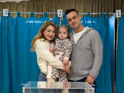 Илья Ильин отбасымен бірге референдумда дауыс берді