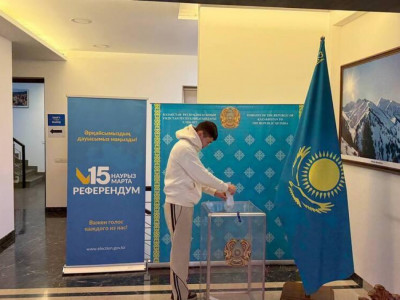 Шетелде 12 мыңнан астам қазақстандық референдумда дауыс берді