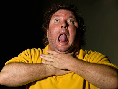 Қақалып қалғанда жедел жәрдем келгенше не істеуге болмайды?