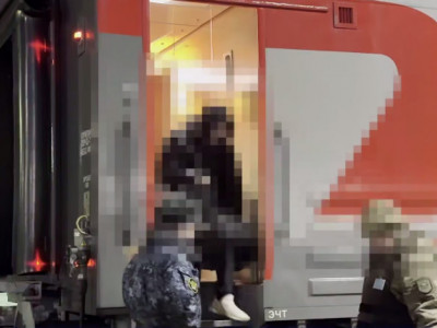 Жүйелі түрде алаяқтық жасаған қылмыстық топтың мүшесі Ресейден экстрадицияланды