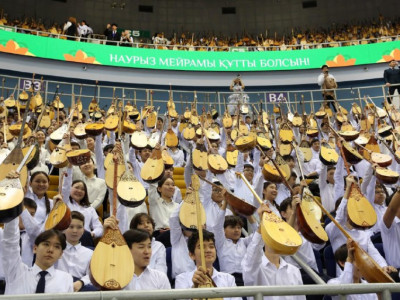 Алматыда 11 500 домбырашы Қазақстан рекордын орнатты