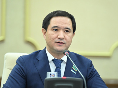 Әбутәліп Мүтәлі: ЖОО-ларды цифрландыру арқылы білім сапасын жақсарту керек