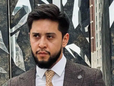 "Мен де адам баласымын": Әріптесіне қол көтермек болған Асқар Жұмабек өз шындығын айтты