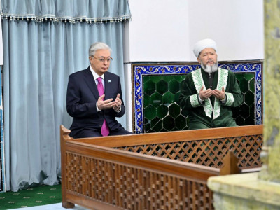 Қасым-Жомарт Тоқаев Қожа Ахмет Ясауи кесенесіне зиярат етті