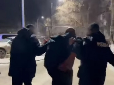 Шахтинскте пәтерге өрт қойған күдікті ұсталды: Полиция видео жариялады