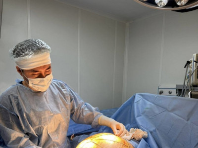 Алматылық әйелдің ішінен 25 келілік қатерлі ісік алынды