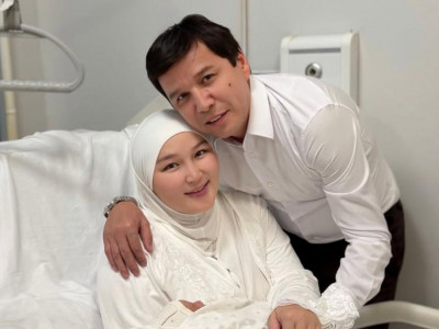 Әнші Абай Бегей сегізінші рет әке атанды (ФОТО)