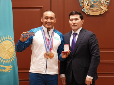 Ербол Хамитовқа «Қазақстанның еңбек сіңірген спорт шебері» атағы берілді