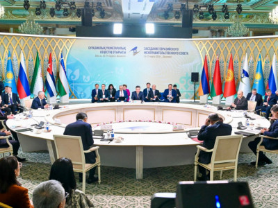 Президент Қазақстанның ЕАЭО-ға төрағалық ету кезеңіндегі басымдықтарын белгіледі — Олжас Бектенов