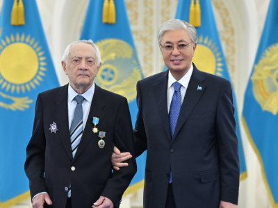 Президент альпинист Ерванд Ильинскийге «Қазақстанның Еңбек Ері» атағын тапсырды