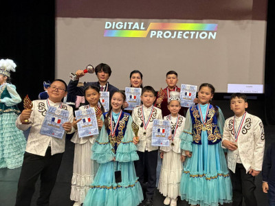 Маңғыстаулық оқушылар Парижде өнер байқауында жүлдегер атанды