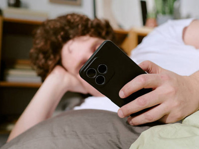 Әлеуметтік желідегі қысқа видеоларға тәуелділік жалқаулықтан емес – зерттеу