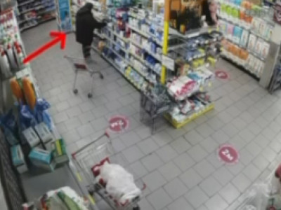 Өскемен тұрғыны дүкеннен 80 қорап шоколад ұрлап кеткен (ВИДЕО)