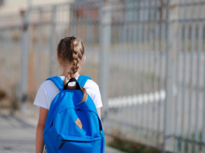 Таразда 11-сынып оқушысы әкесінен алимент өндіру үшін сотқа жүгінді