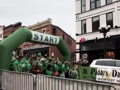 Әлемдегі ең қысқа марафон: АҚШ-та 10 метрлік жарыс өтті (ВИДЕО)