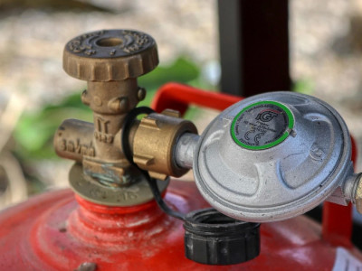 Павлодар облысында газ баллоны жарылып, үш адам зардап шекті