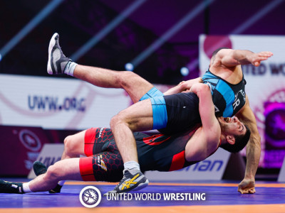 Үш балуан Азия чемпионатының қола медалі үшін күреседі