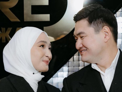 Танымал әнші Төреғали Төреәлі жетінші рет әке атанды (ФОТО)