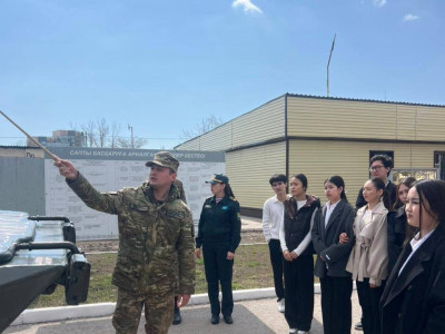Қарағандыдағы әскери бөлімде оқушыларға арналған «Ашық есік күні» өтті