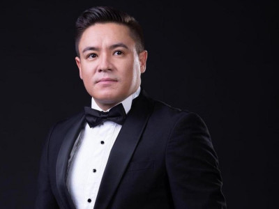 "Көз тиеді": Әнші Қайрат Түнтеков отбасы жайлы құпиясын бөлісті (ВИДЕО)