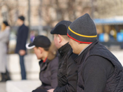 Алматы тұрғынын бір топ адам соққыға жыққан