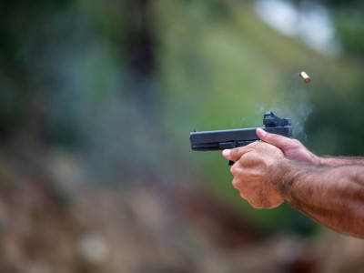 Шығыс Қазақстанда 21 жастағы жігіттің арқасынан оқ атып, өлтірмек болғандар ұсталды