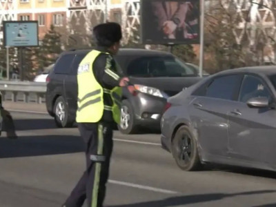 Алматыда 5 мыңға жуық көлік айыппұл тұрағына қойылған