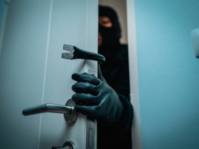 Жамбыл облысында есік кілтін ауыстырған ер адам пәтерге ұрлыққа түскен