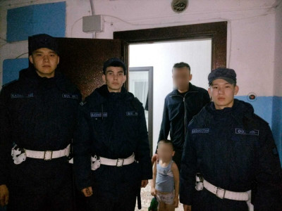 Семейде Ұлттық ұлан сарбаздары баланы жазатайым жағдайдан сақтап қалды