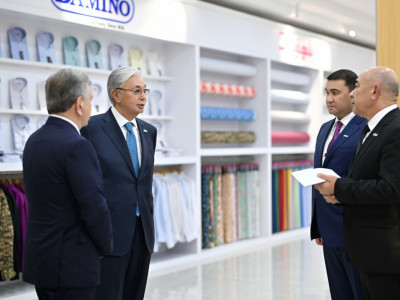 Қазақстан мен Өзбекстан президенттері MERGANTEKS кәсіпорнына барды