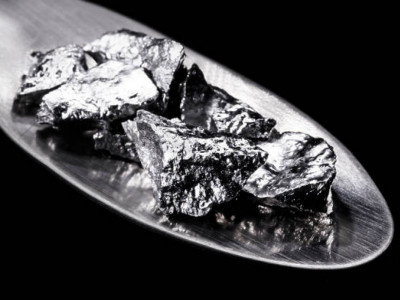 Алматы облысында ер адам 3 келі сынапты 100 млн теңгеге сатпақ болған