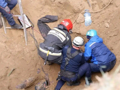 Павлодарда жер қазу кезінде екі адам топырақ астында қалып қойып, қаза тапты