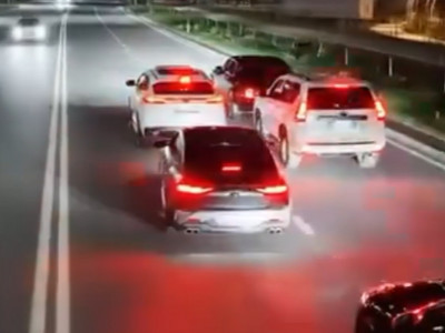 Шымкенттік жүргізушілер жол ережесін өрескел бұзып, кортеж ұйымдастырған