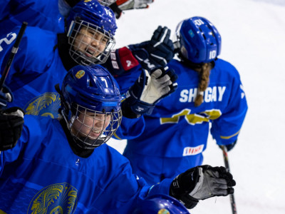 Хоккейші әйелдер әлем чемпионатында алғашқы жеңісіне қол жеткізді