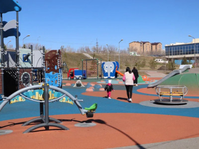 Қостанайдағы жағалауда балаларға арналған заманауи тегін ойын алаңы ашылды