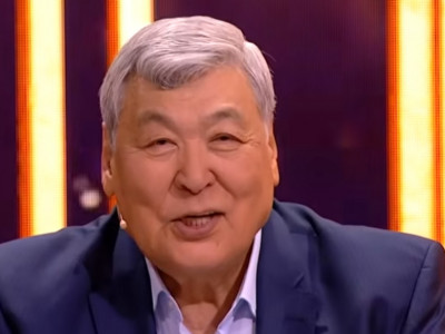 "Ешкімге айтпай, ғарышқа алып кеттім": Тоқтар Әубәкіров ел естімеген естелігін айтты (ВИДЕО)