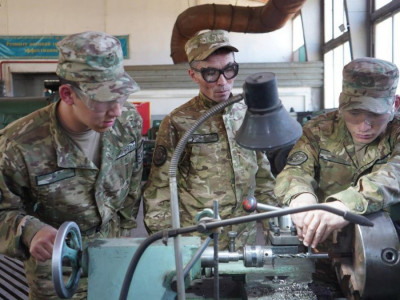 Әскерде жаңа мамандық игерген алғашқы сарбаздар оқуын аяқтады