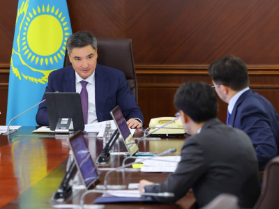 Олжас Бектенов «Деректерді өңдеу орталықтары алқабы» жобасы бойынша кеңес өткізді