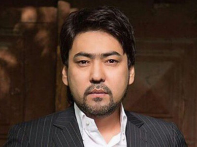 «Арқамды саған сүйедім»: әнші Мейрамбек Бесбаев жұртты ойландырып қойды