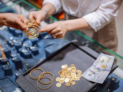 12 есе жоғары пайыз: Ақтөбеде заңсыз ломбард қызметін көрсеткен күдікті ұсталды