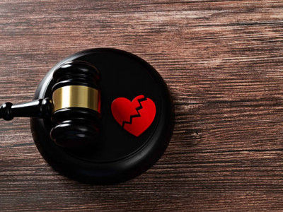 Күйеуін қызғанып, TikTok-та өзге әйелге жала жапқан келіншекке үкім шықты