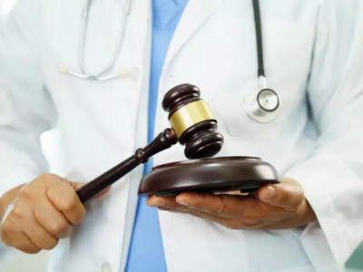 Астанада жедел жәрдем қызметкеріне шабуыл жасаған азаматқа сот үкімі шықты