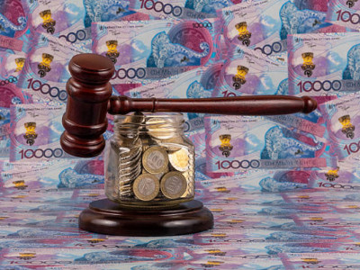 Қолхатпен 28 млн теңге алған: Сот даулы іске нүкте қойды