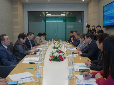 Елордада Қазақстандағы президенттік институттың дамуына арналған дөңгелек үстел өтті