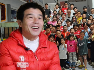 Қытайлық мұғалім 276 баланы асырап алған