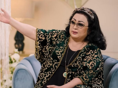 "Жылап, жаман болдым": Мақпал Жүнісова өміріндегі әділетсіздікке толы сәтті еске алды (ВИДЕО)