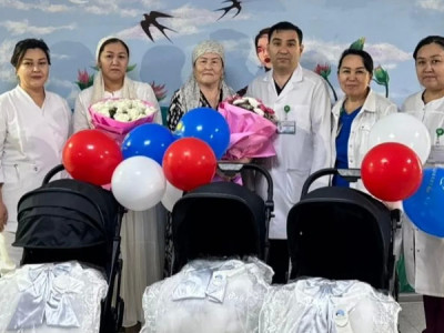 «15 жыл күткен сәби»: Түркістанда 41 жастағы әйел үшемді дүниеге әкелді