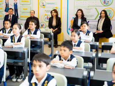 Аида Балаева елорда мектебіндегі TopIQ Smart Class мүмкіндіктерімен танысты