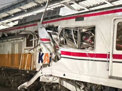 Индонезияда екі пойыз соқтығысып, оннан астам адам қаза тапты